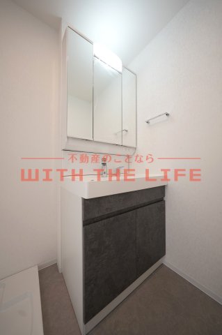 洗面設備　朝の支度にも助かる、独立の洗髪洗面化粧台