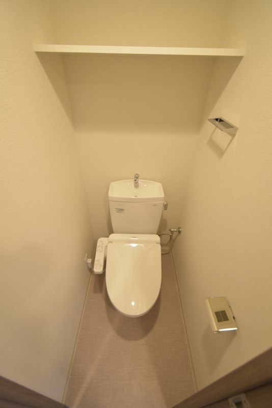 トイレ　同施工会社の同仕様写真です。