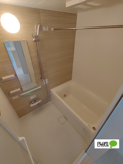 バス・シャワールーム　同物件別部屋