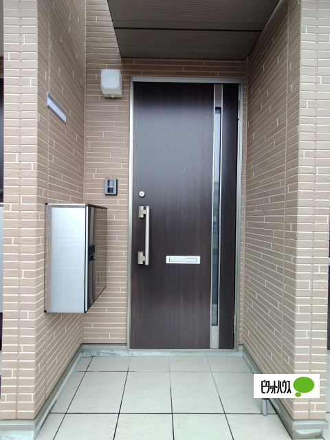 玄関　同物件別部屋