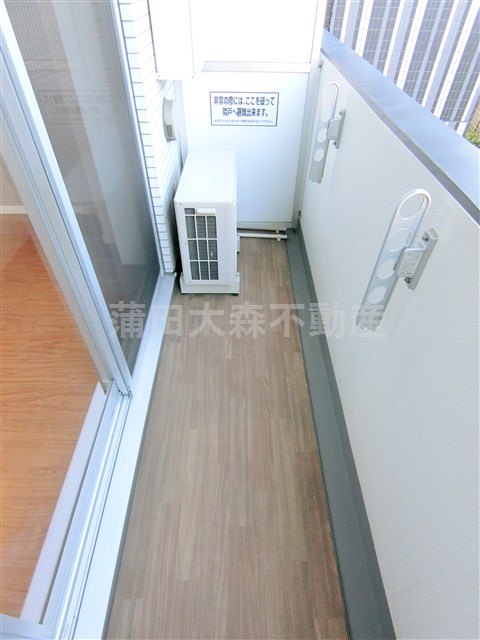 バルコニー　物干し金具付きのバルコニー