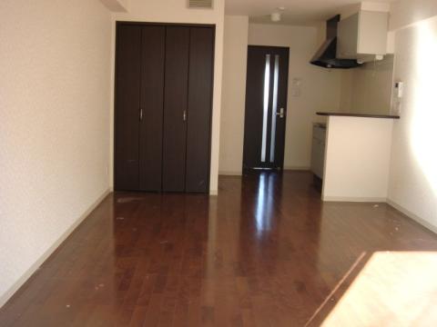 居室・リビング　室内