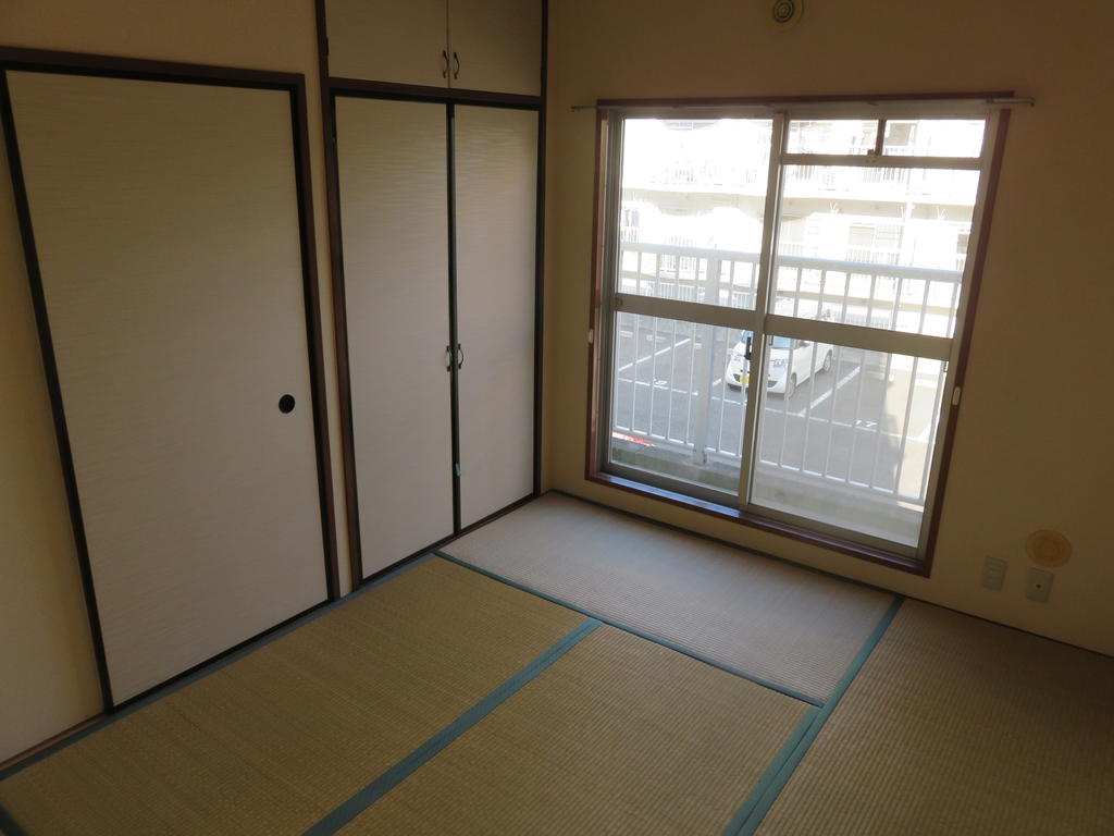 その他　和室にも収納たっぷり！