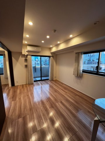 居室・リビング　2面採光