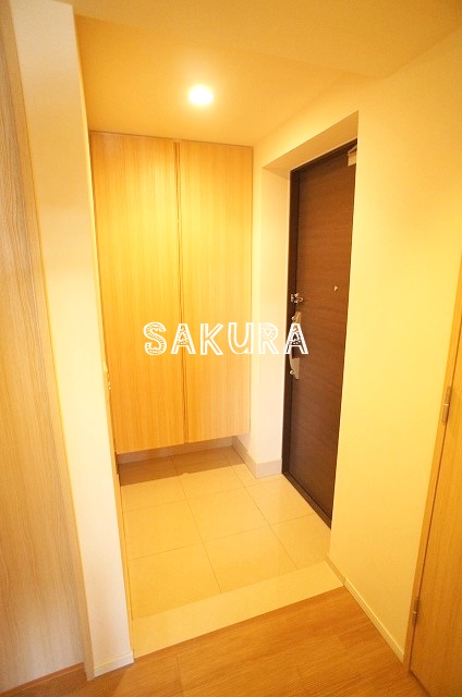 玄関　収納豊富なシューズボックスです♪