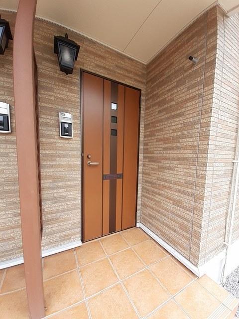 居室・リビング　玄関前