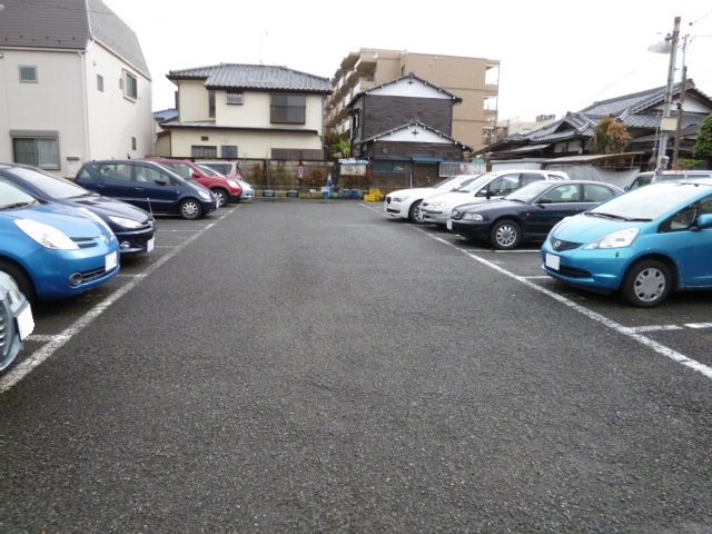 駐車場　★駐車場★（空き状況・使用料等詳細はご確認下さい）