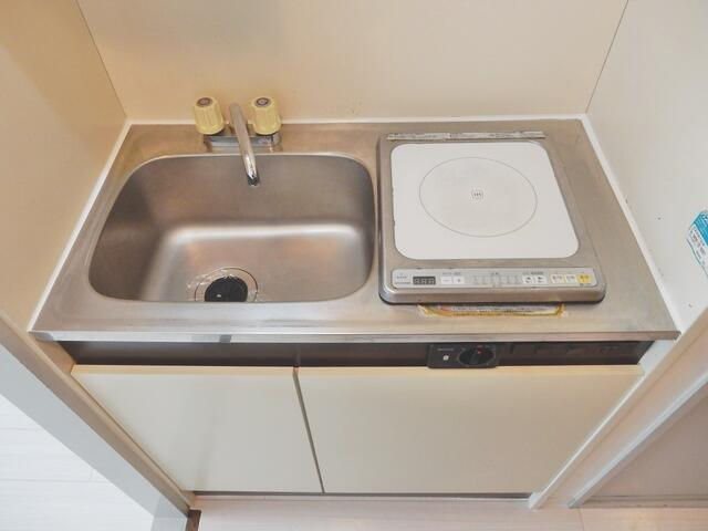 キッチン　同建物別号室の写真です。