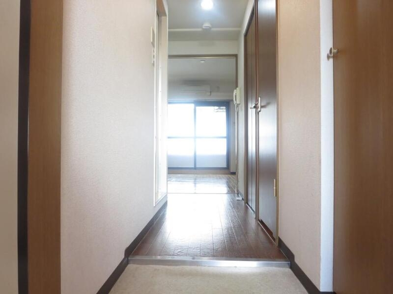 玄関　玄関から明るさが伝わりますね。