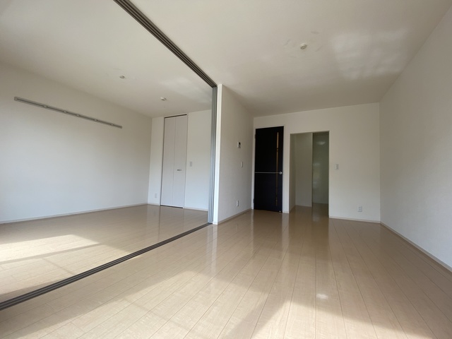 居室・リビング　明るく使いやすいリビング