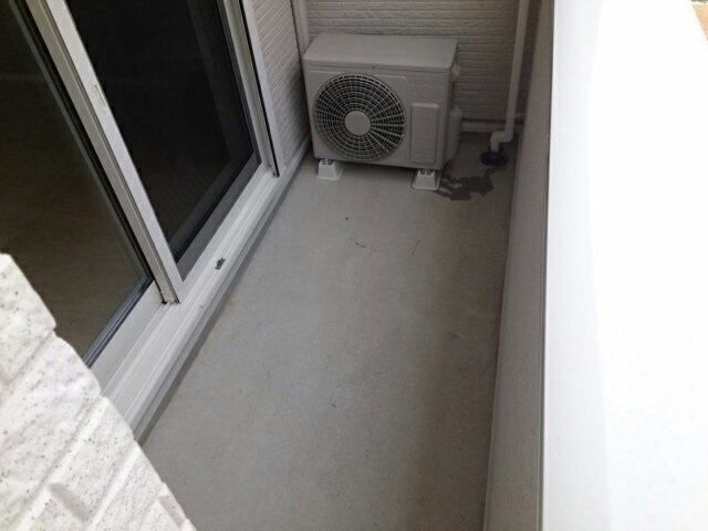 バルコニー　外からの目が気にならないバルコニーで洗濯物が干せます