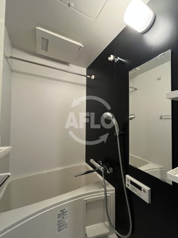 バス・シャワールーム　コンフォリア江坂広芝町　浴室