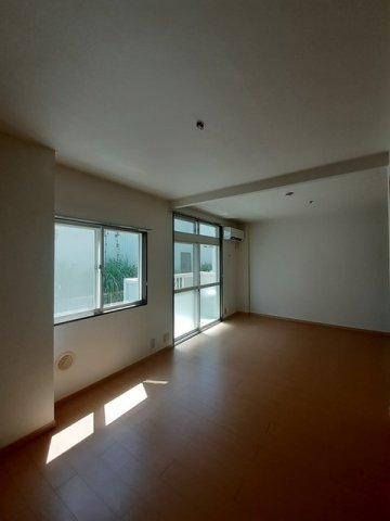 居室・リビング　ゆったり過ごせる居間です