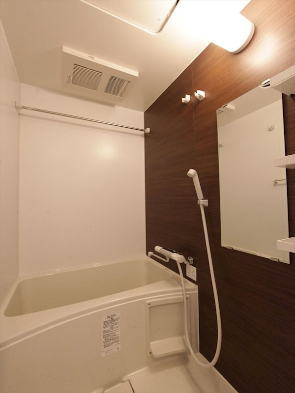 バス・シャワールーム　浴室暖房乾燥機能付バス