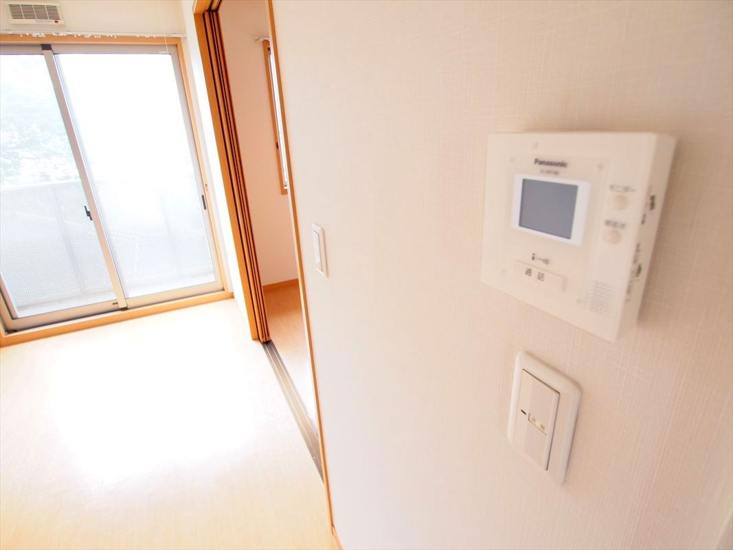 セキュリティ　同間取り別部屋の写真です。