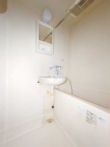 バス・シャワールーム　リヴシティ新宿壱番館