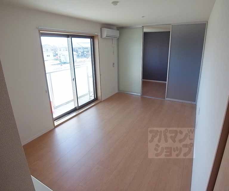 居室・リビング　東向きリビング。