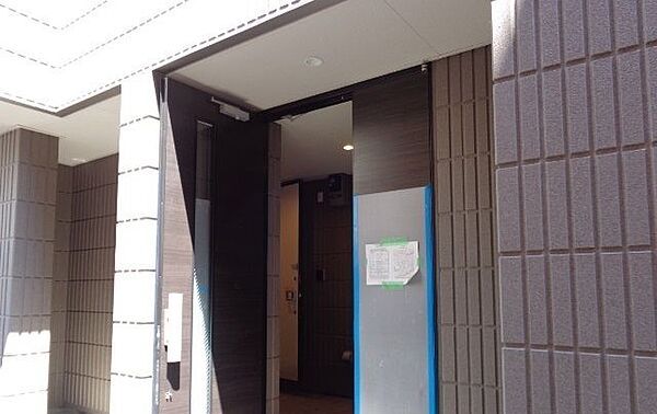 エントランス　清潔なエントランスです