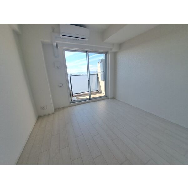 居室・リビング　こちらのリビングで趣味の時間をお楽しみください