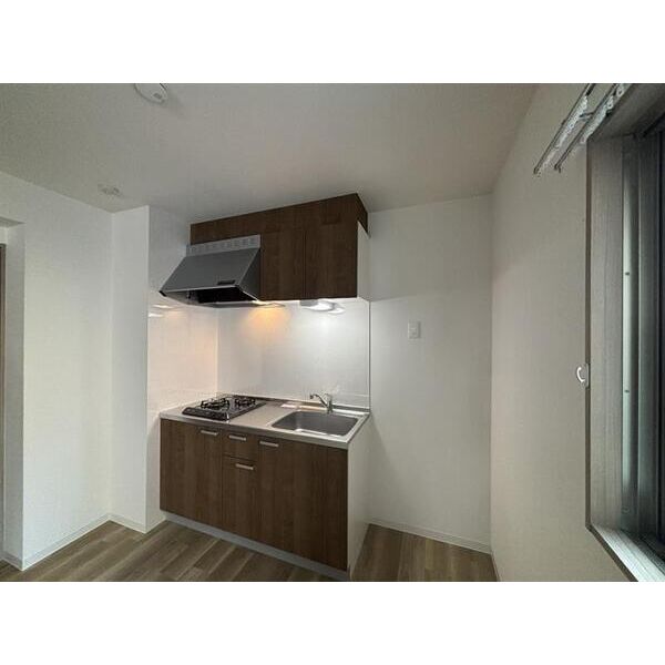 キッチン　※写真は同じマンションの違う部屋のものになります。