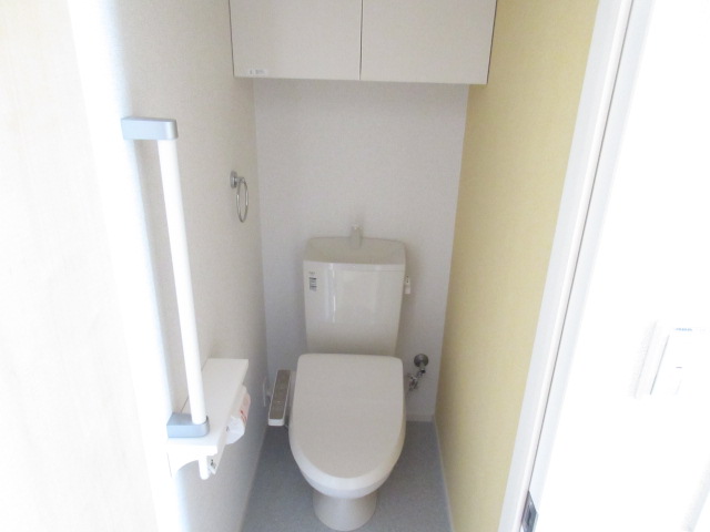 トイレ　ウォシュレット付き