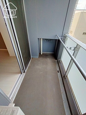 バルコニー　幅のあるバルコニーです（同じタイプのお部屋です）