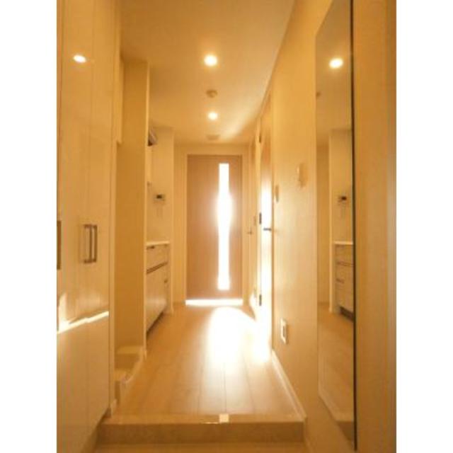 玄関　※写真は同タイプ住戸です。