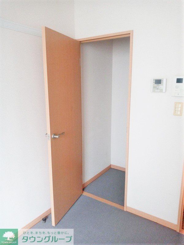 その他部屋・スペース　1Fはフローリング、2Fは絨毯になります。