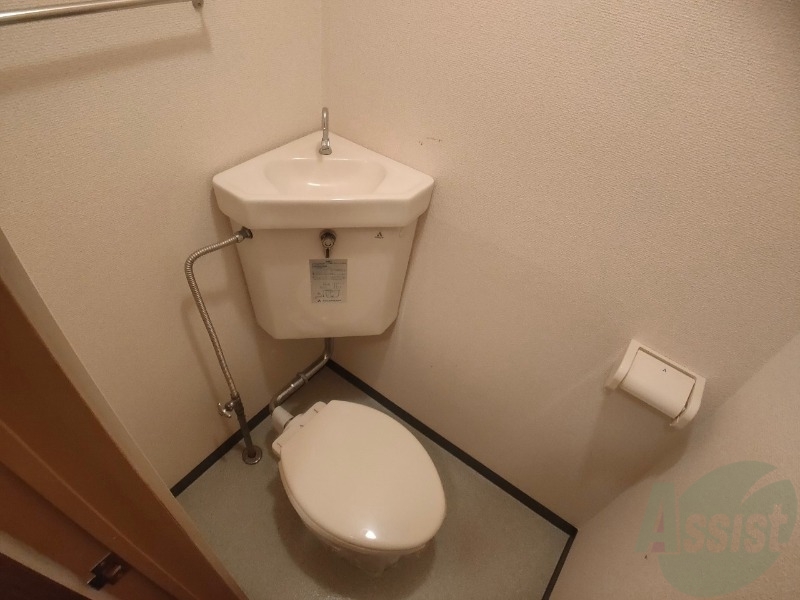 トイレ　こちらはトイレです。お手入れも楽ちんです！