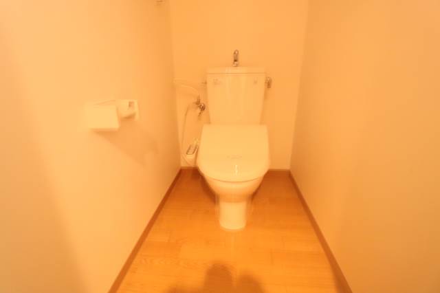 トイレ　シャワートイレ完備♪