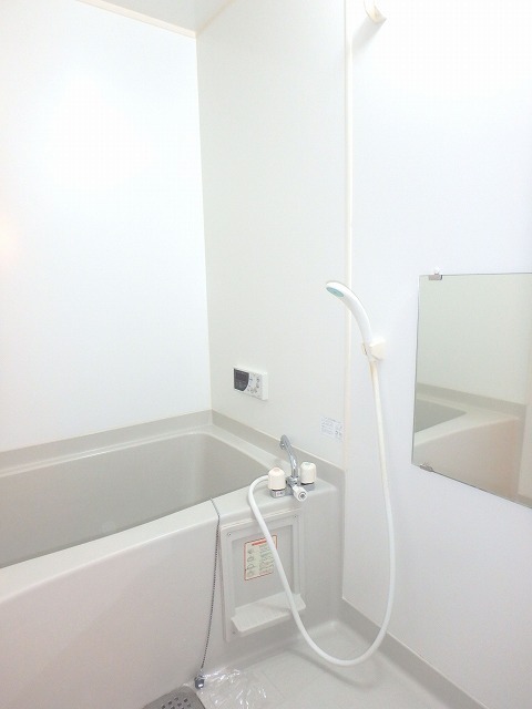 バス・シャワールーム　追い焚き付きでいつでも温かいお風呂に浸かれます☆