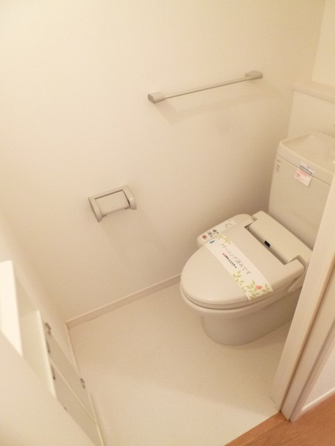 トイレ　※同仕様写真含む