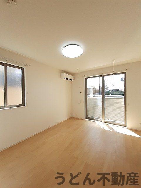 居室・リビング　うどん県のお部屋探しはうどん不動産へ うどんちゃんとLINE