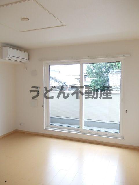 居室・リビング　うどん県のお部屋探しはうどん不動産へ うどんちゃんとLINE