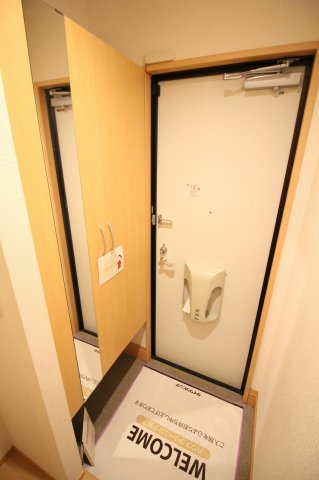 玄関　同タイプ室内写真