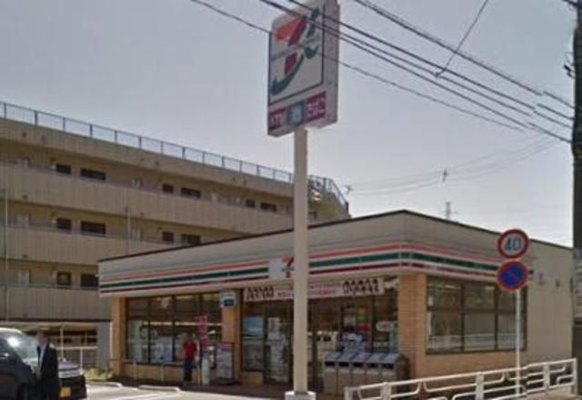 コンビニ　セブンイレブン（コンビニ）まで454m