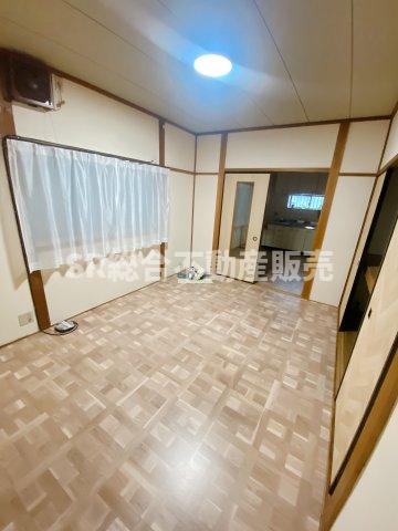 四条町17-15貸家の居間写真