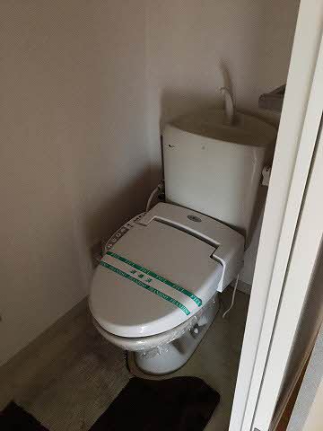 トイレ　温水洗浄便座