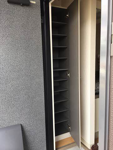 玄関　靴箱