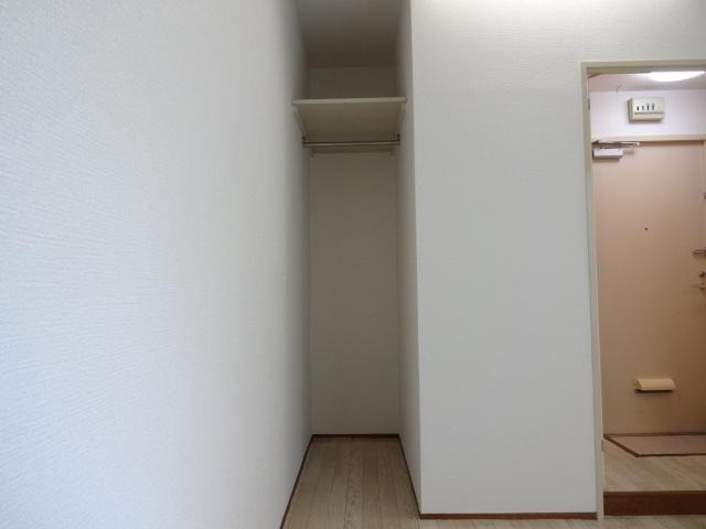 収納　コートだってかけれますよ