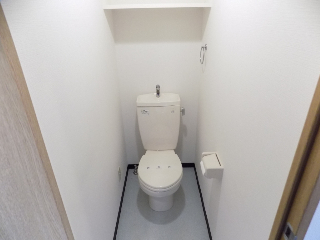 トイレ　別号室の写真です