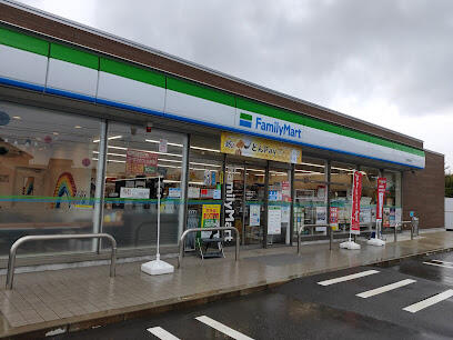 コンビニ　ファミリーマート能登高浜店（コンビニ）まで470m