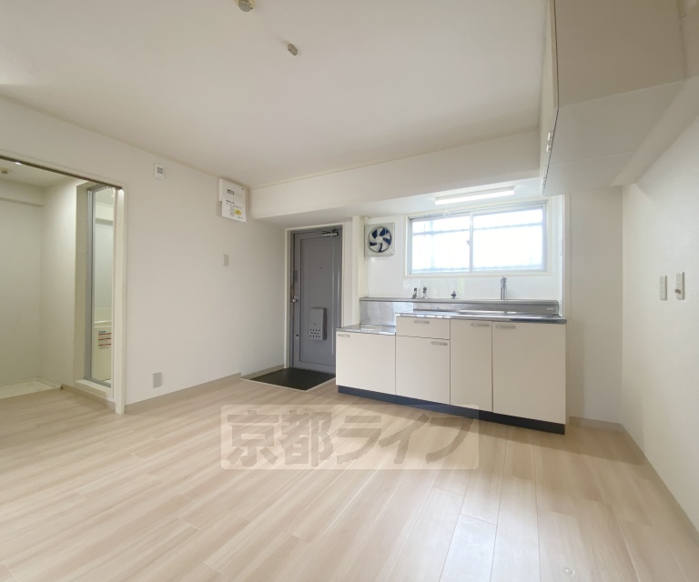 居室・リビング　落ち着いた雰囲気のお部屋です