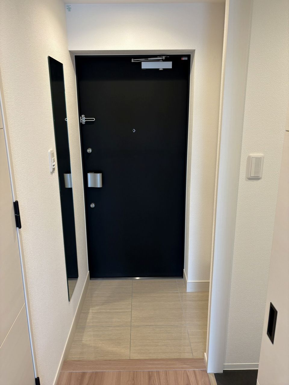 玄関　※別部屋の写真になります