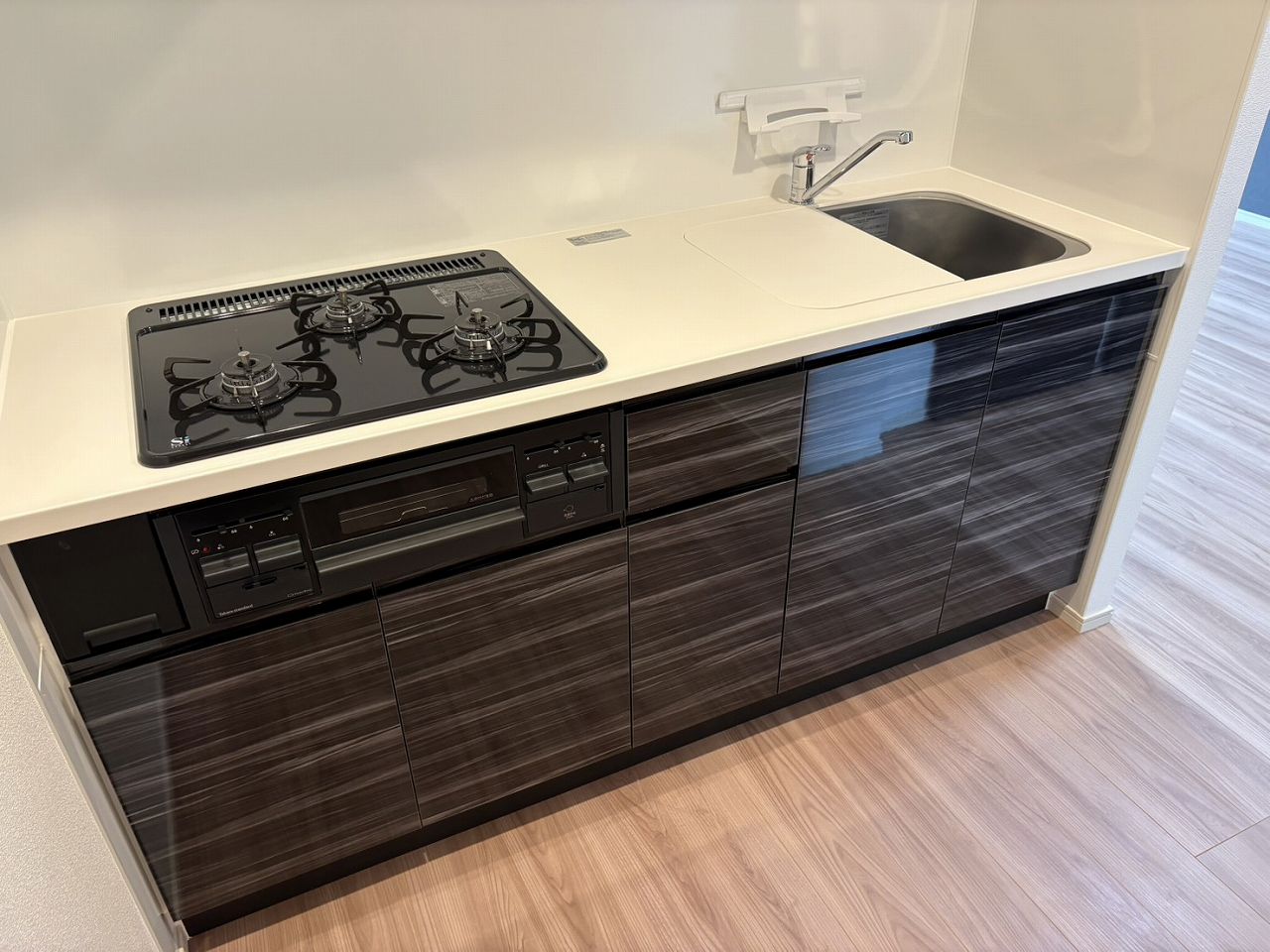 キッチン　※別部屋の写真になります