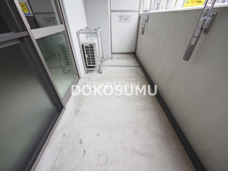 バルコニー　心地よい風と光を感じる、暮らしの楽しみが広がる場所。