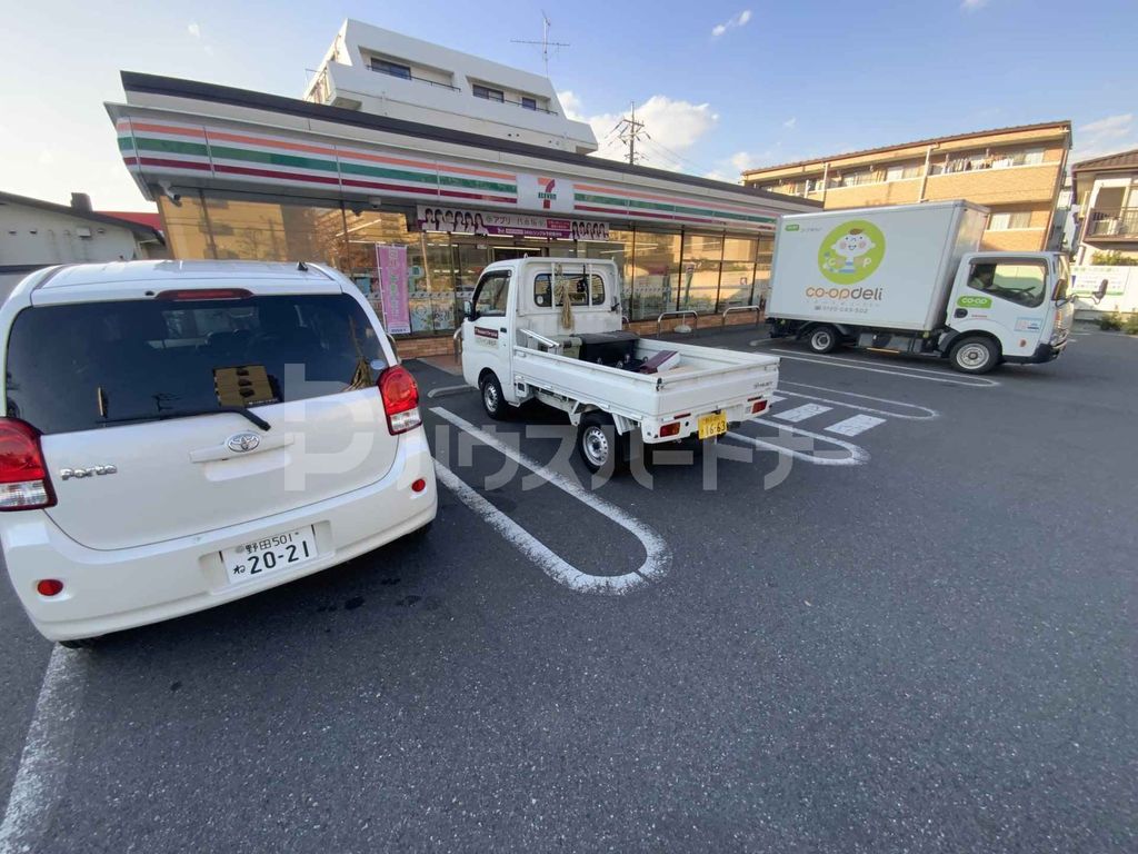 コンビニ　セブンイレブン新松戸5丁目店（コンビニ）まで540m