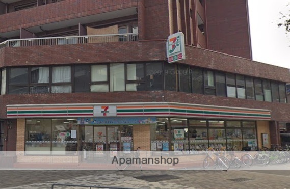 コンビニ　セブンイレブン（コンビニ）まで674m