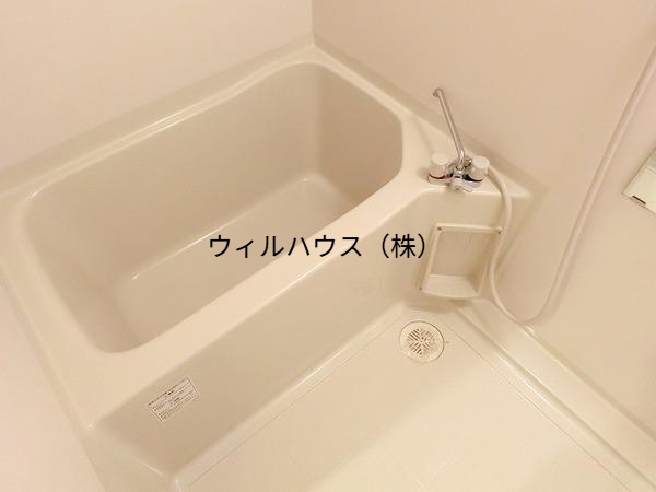 バス・シャワールーム　キレイにリフォームされています！