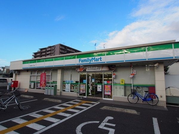 コンビニ　ファミリーマート三郷早稲田一丁目店（コンビニ）まで110m